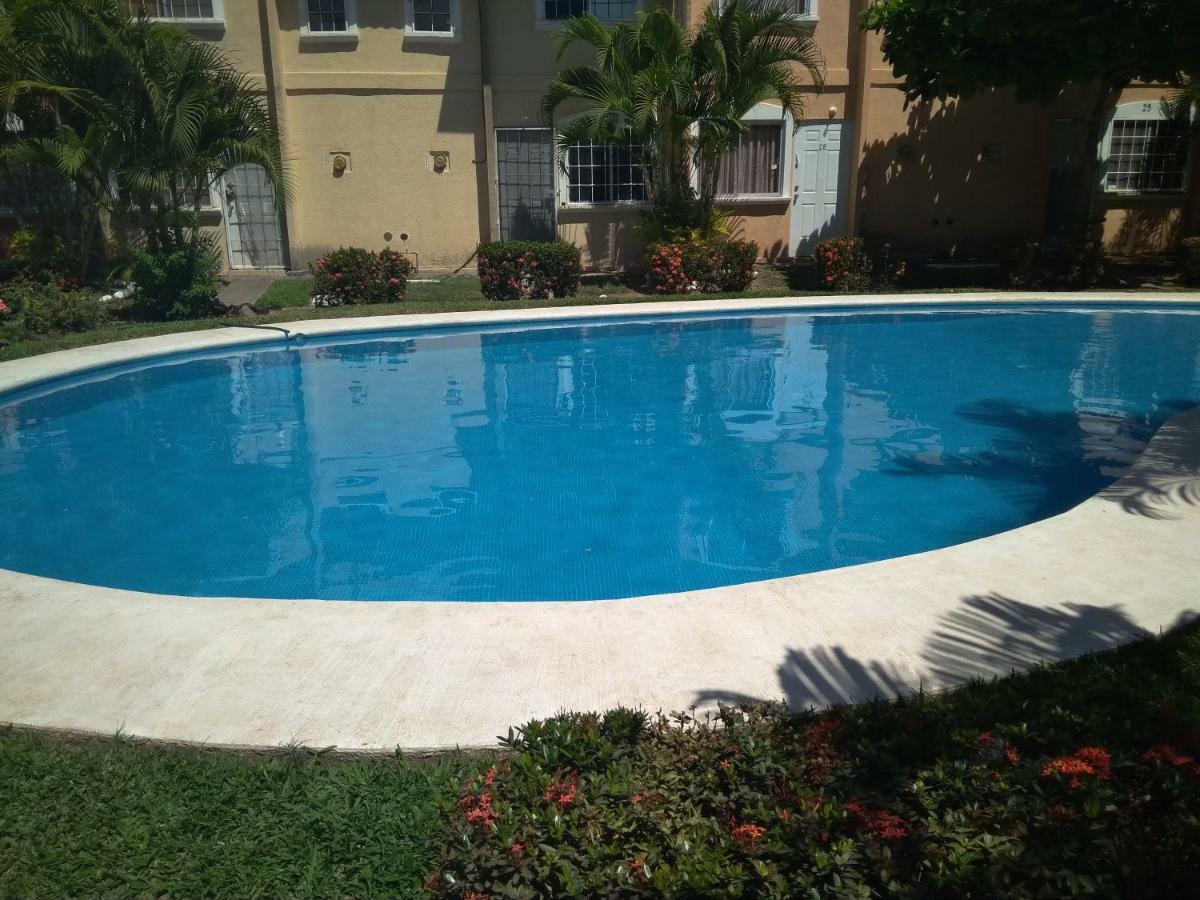דירות Casa Con Alberca!! Ixtapa זיהואטנחו מראה חיצוני תמונה